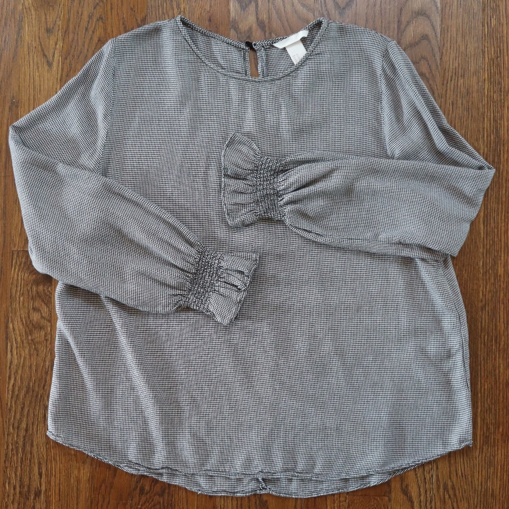 H&M Ruffled Sleeve Blouse